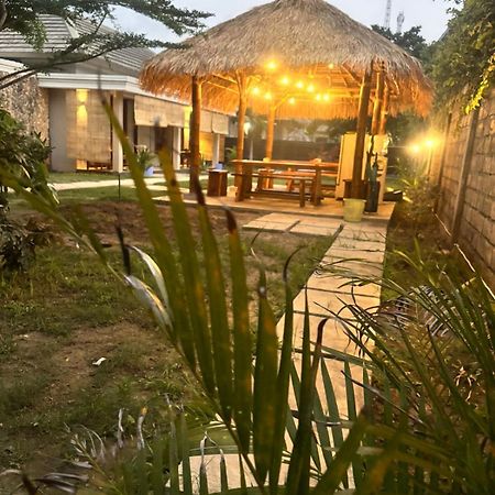 Qwank Kuta Lombok Apartment Luaran gambar