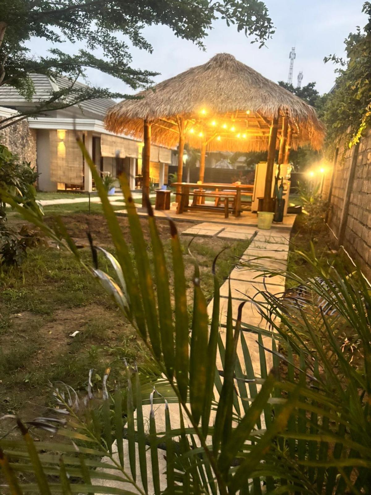 Qwank Kuta Lombok Apartment Luaran gambar